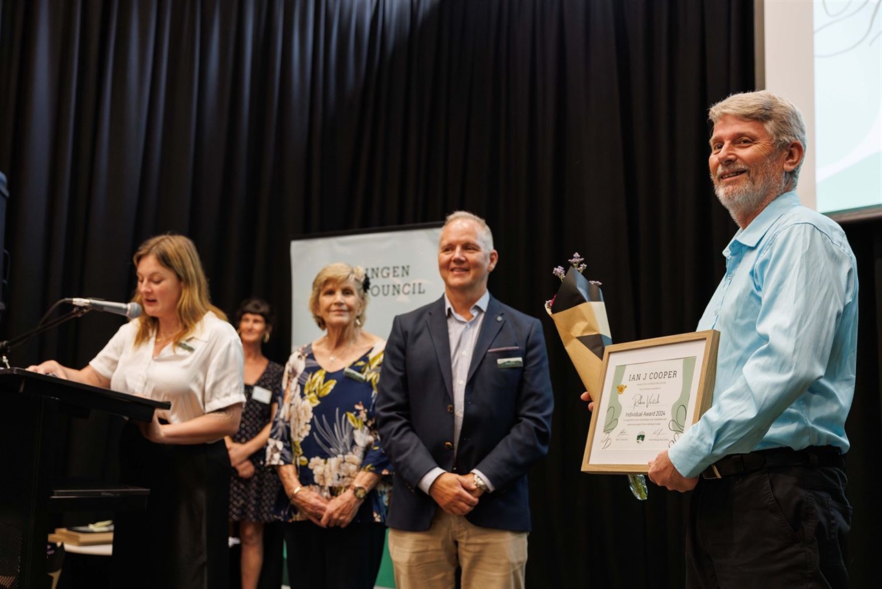 Robin Veitch accepting award with Mayor Councillor Steve Allan, Deputy Mayor Cr. Ellie Tree and Cr. Jo Brotherton (Jay and The Trees Photography)