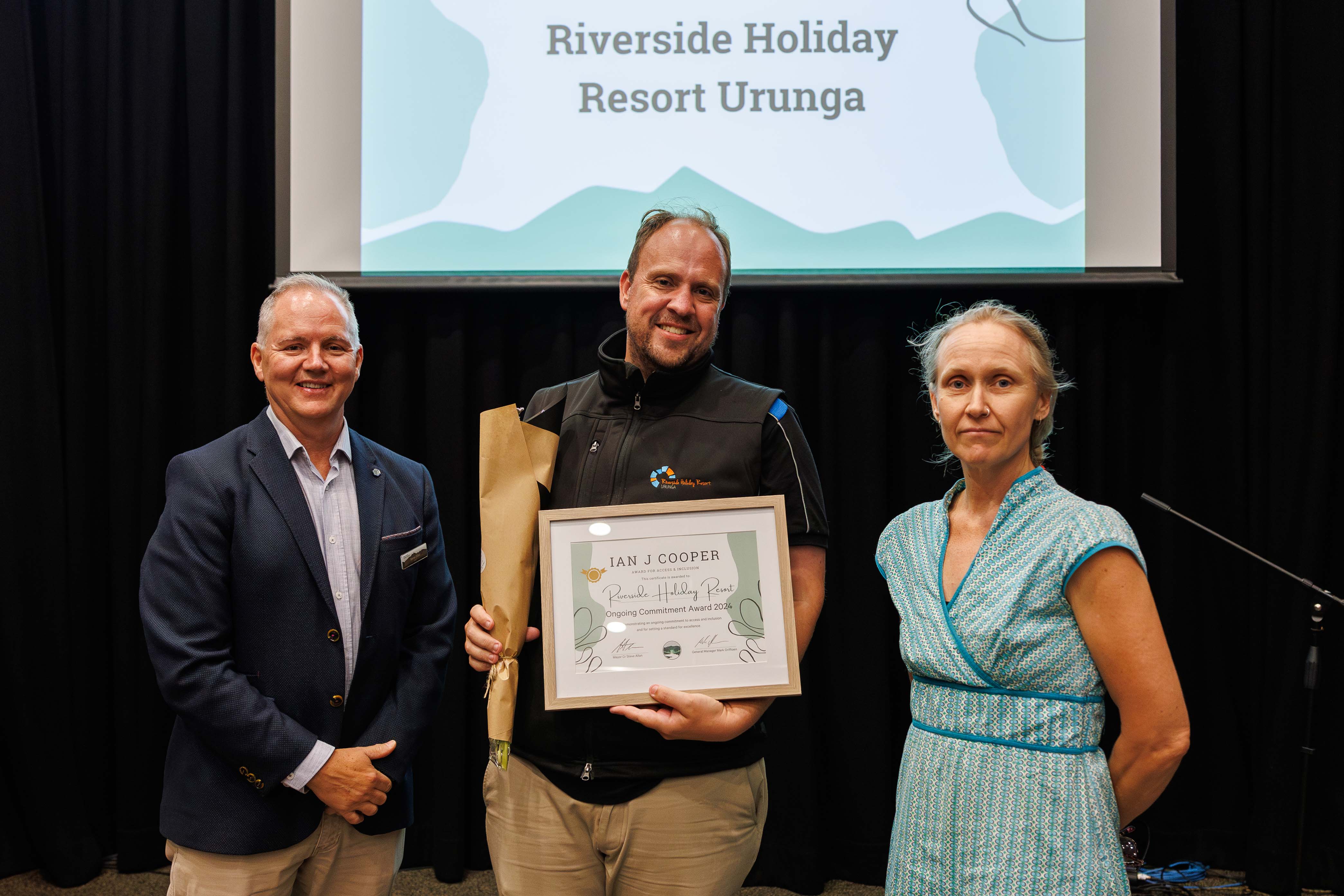 James Burry accepting award on behalf of Riverside Holiday Resort with Mayor Cr. Steve Allan and Cr. Jennie Fenton (Jay and The Trees Photography)