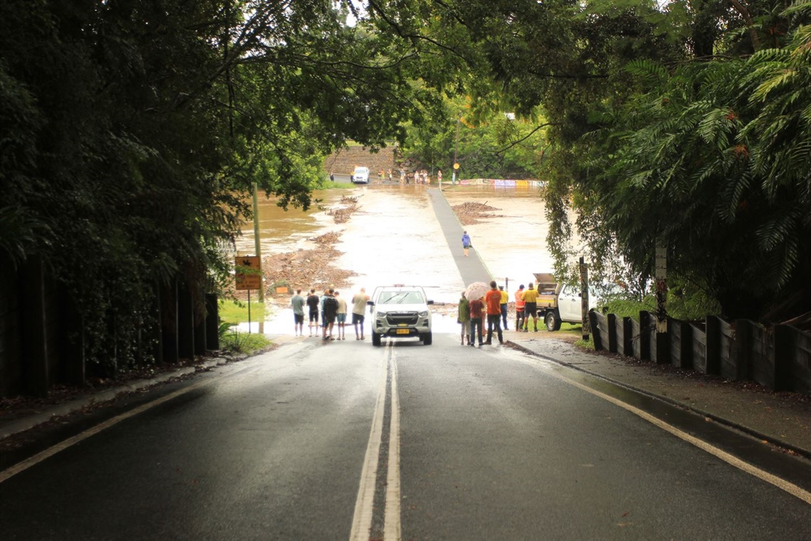 Lavender Bridge Flood Jan 24.JPG