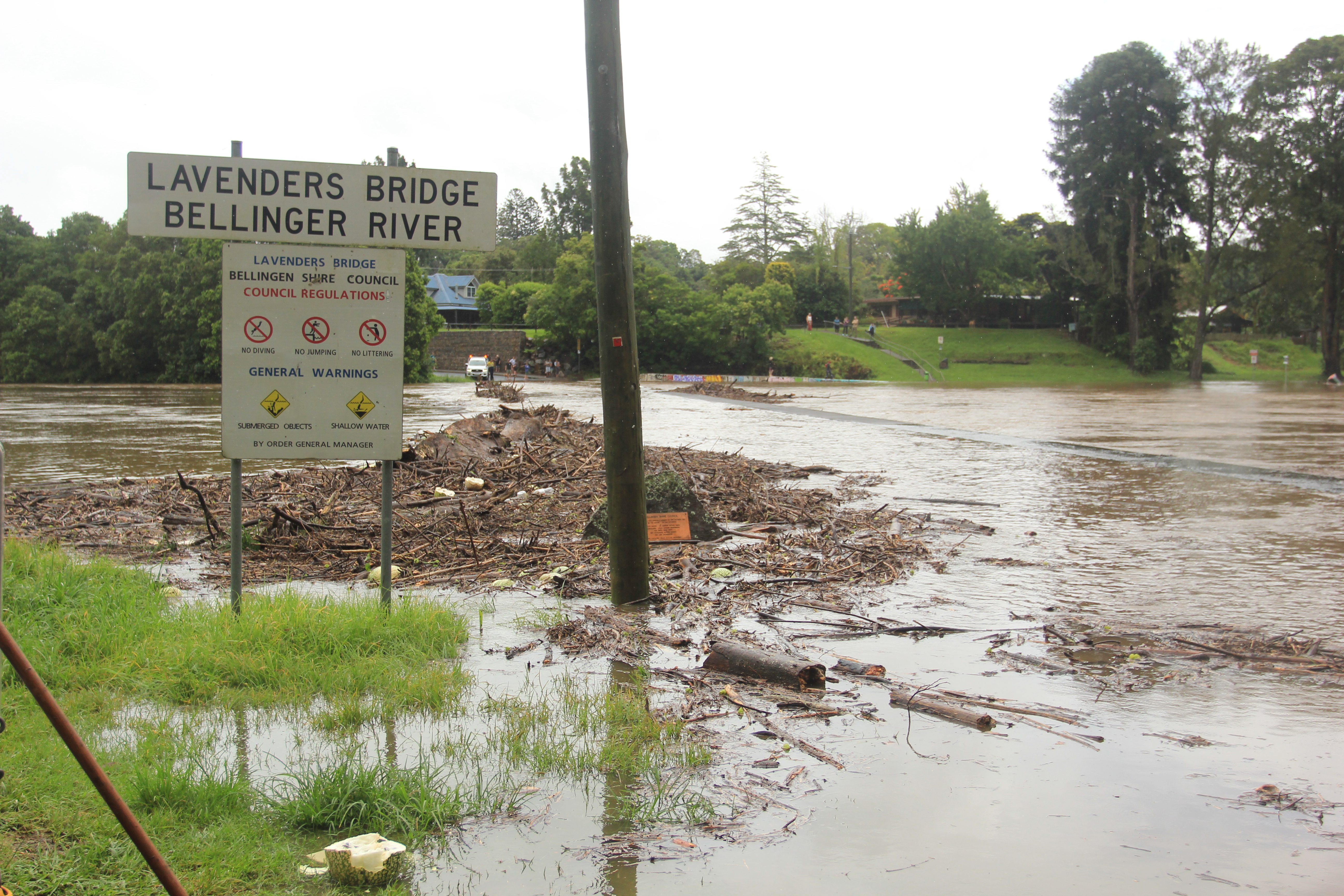 Lavender Bridge flood Jan 24..JPG