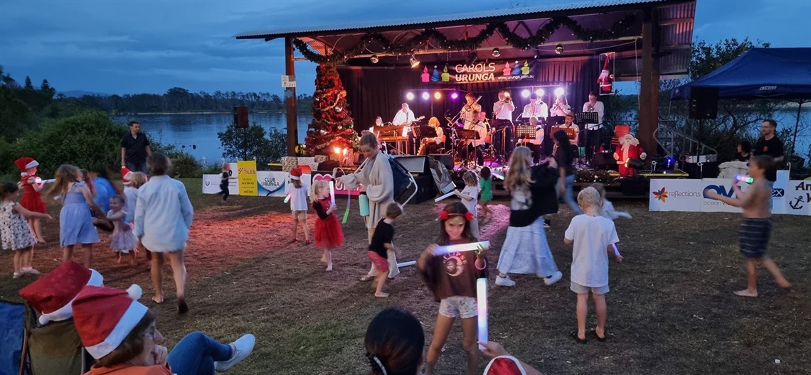 URUNGAlights Christmas carols 2023 Bellingen Big Band photo Bruce Miller.jpg